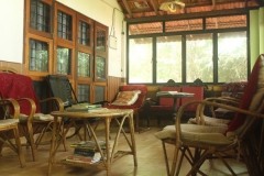 westwindhomez-kumbalangi-homestay-kerala-patio-600x400