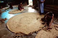 hand-weaving-jute-1024x681