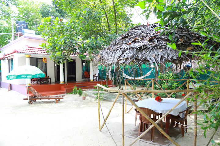 MARARI JOHN'S BEACH VILLA