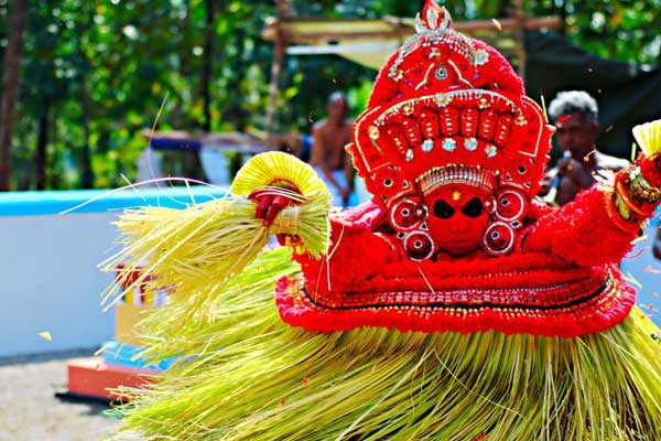 Festivals of Kerala -Temple festivals in Kerala,KTHEYYAM Festival ...